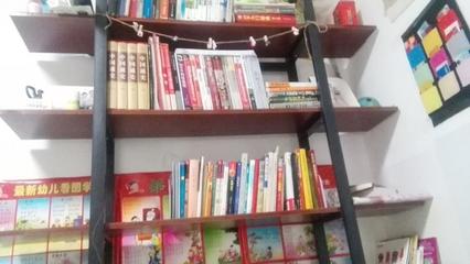 300元预算的出租屋读书角 屌丝版图书出租小天地