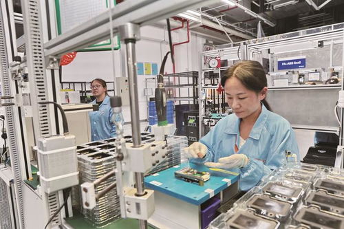 生产忙碌中的教育科技技术开发